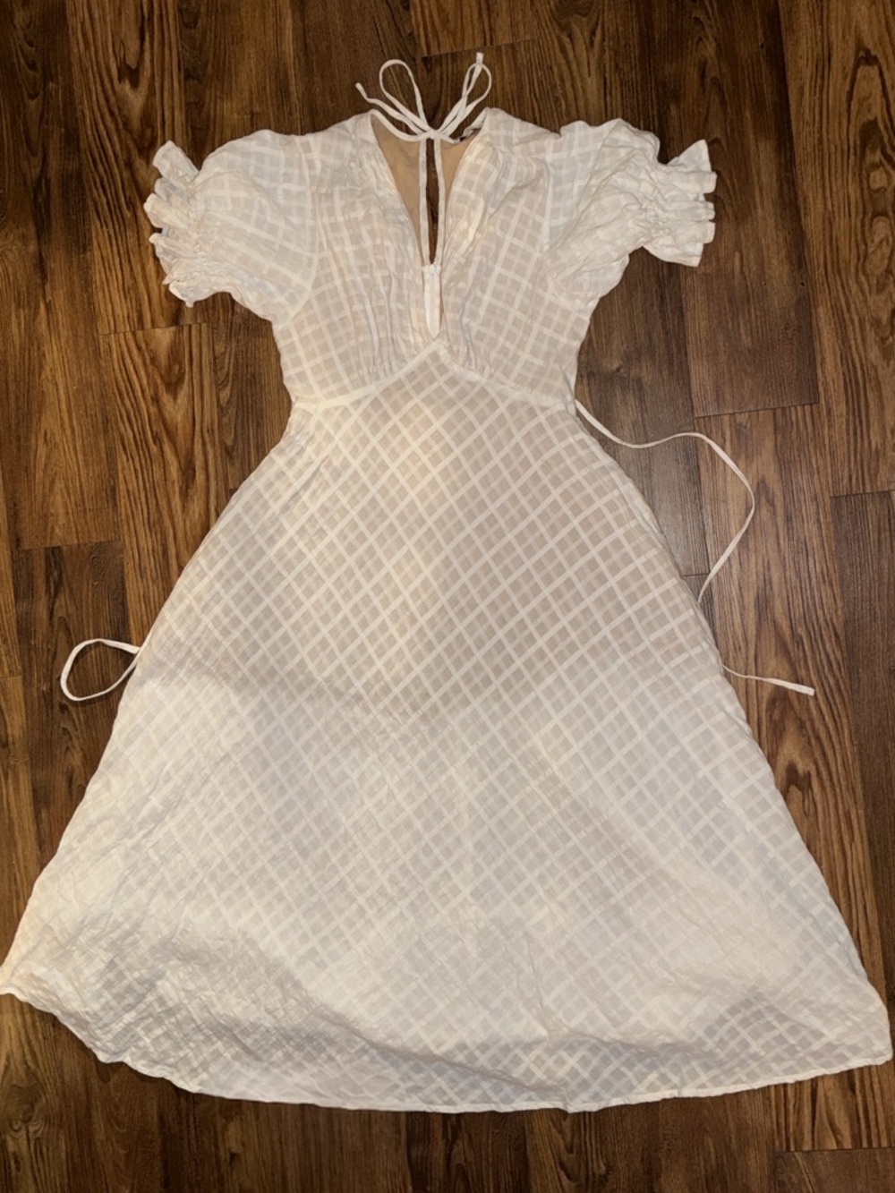 Aulieude Adele Dress, White